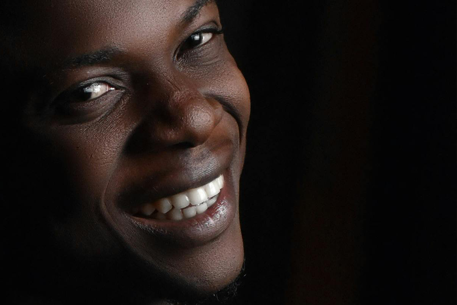 Vijf namen en bruine tanden